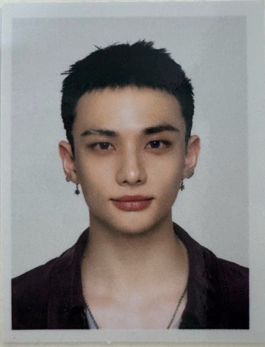 hwanghynjnnie's tweet photo. short hair id.                    long hair id. https://t.co/DNPBadkJPc