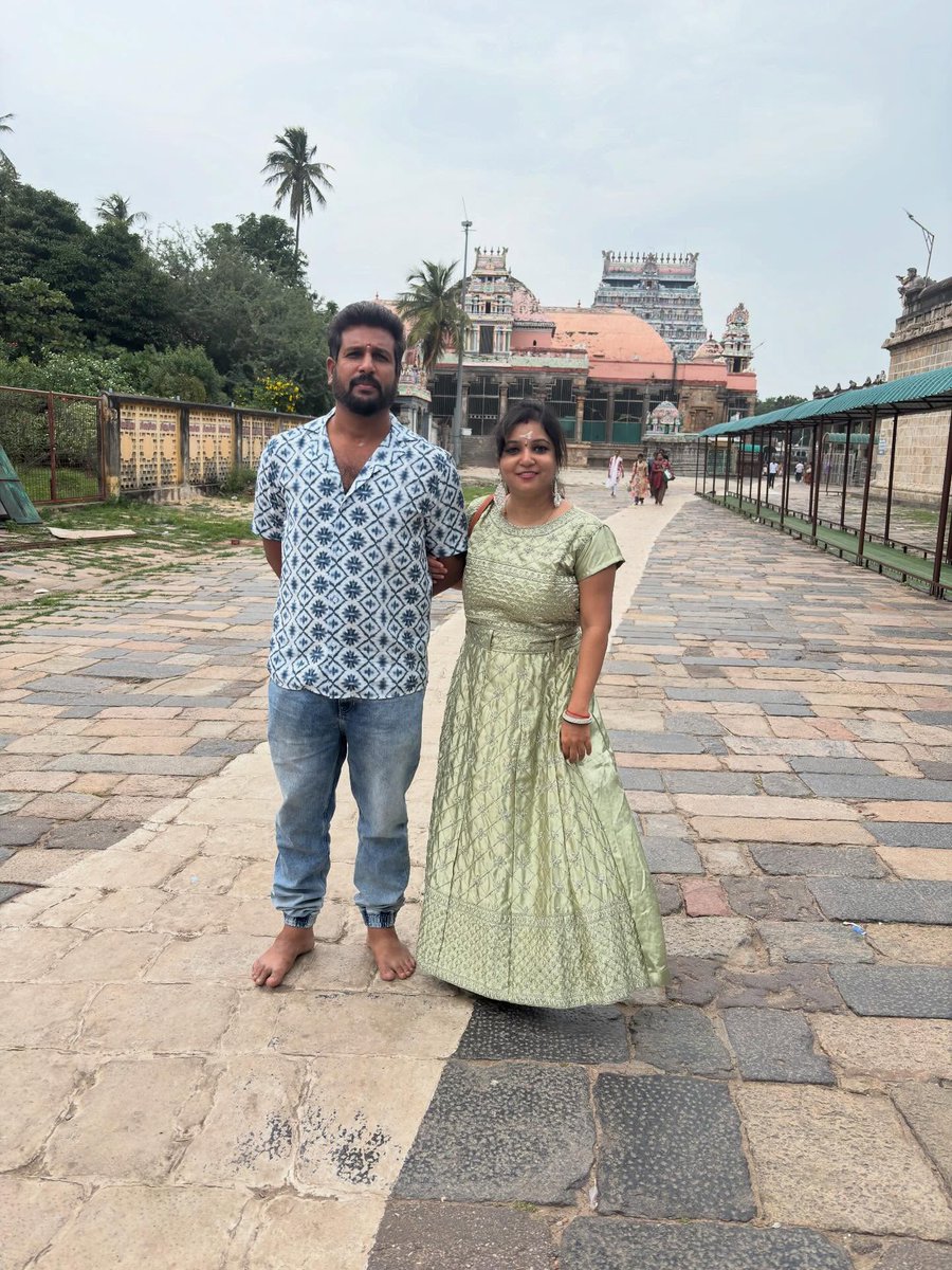 DonovanKaigle's tweet photo. Celebrating our 13th wedding anniversary with blessings from Chidambaram and Samayapuram. https://t.co/8ZJpsMlcJh