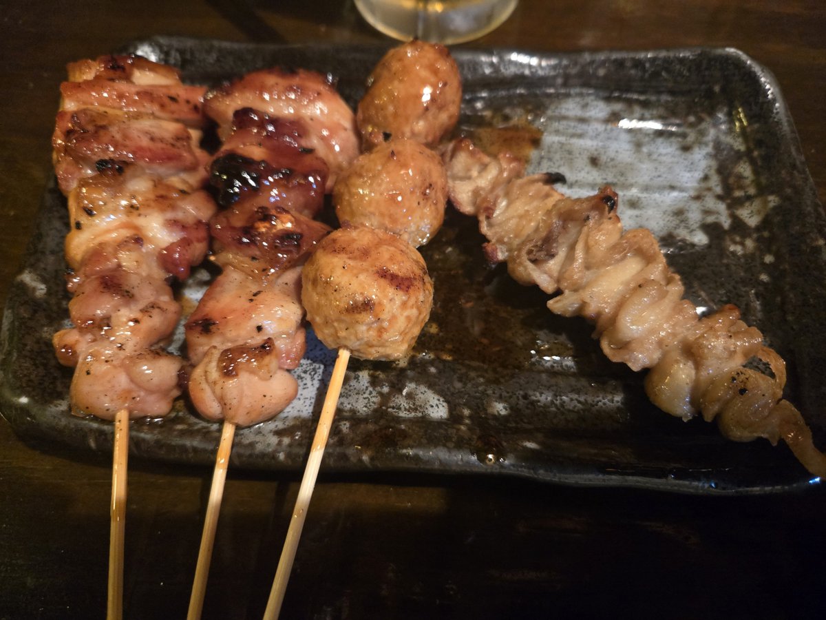 Saspapiyas's tweet photo. 食いすぎた　腹はち切れそう https://t.co/qvCe6wMhJ4