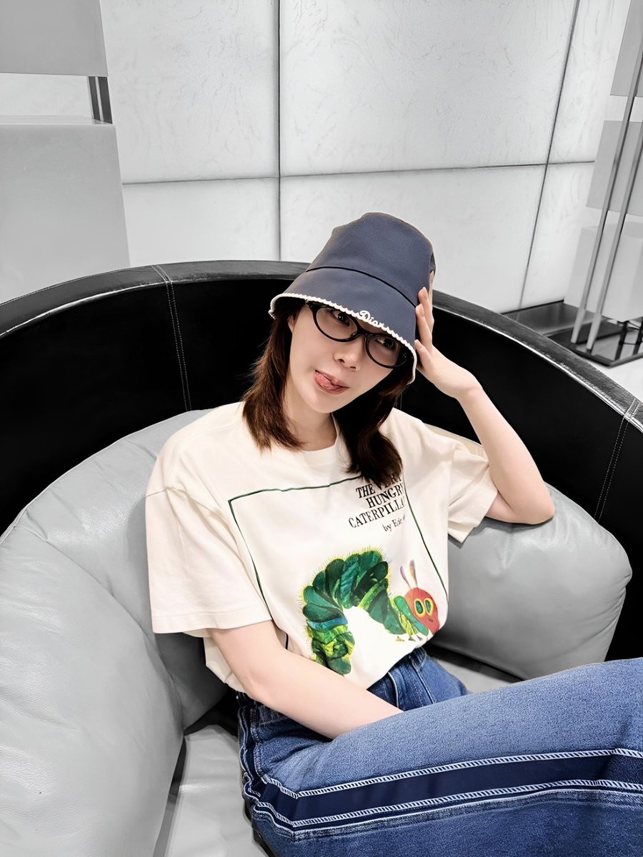 Snail_beaver's tweet photo. ลองจับวางข้างๆกันดูซิ เหมือนแฟนกันมากกก 🤭🫠

#หลิงออม‌ 
#LingOrm https://t.co/wrKWYb29Qp