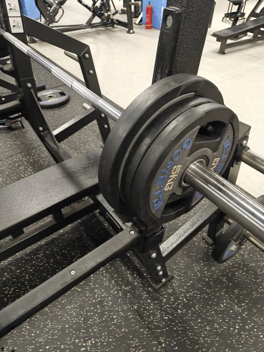 _Doublewei's tweet photo. 开练了开练了💪

今天突破60KG 虽然只做了5个，最后个还差点被压了😂 https://t.co/6NU2rlTEas