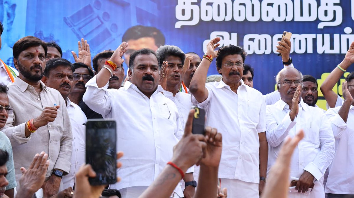 INCIndia's tweet photo. The @INCTamilNadu, under the leadership of TNCC President @manickamtagore ji, took to the streets in protest against CEC Gyanesh Kumar today.

Our demand is clear: Immediate arrest and prosecution of CEC Gyanesh Kumar.

📍Tamil Nadu https://t.co/5ExuPc38gW