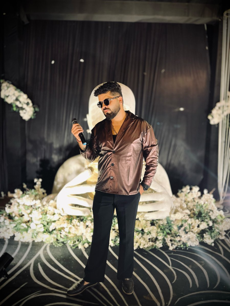 FlorrieBrels5's tweet photo. Wherever we are together, the vibe comes alive. https://t.co/bdhHylFUFl