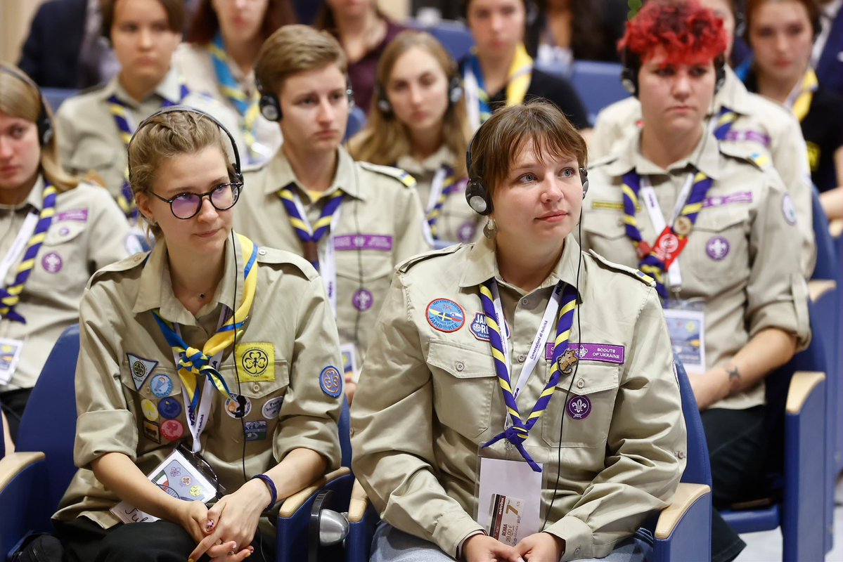 DellUtriMassimo's tweet photo. Oggi alla #Farnesina ho incontrato @AGESCI e 29 giovani capi scout ucraini, nell’ambito del progetto “Building Bridges for Peace”. Rafforzare i legami tra le nostre società civili significa investire nella resilienza dell’#Ucraina e costruire insieme il futuro 🇮🇹🇺🇦 https://t.co/PQ1qlq3AUh