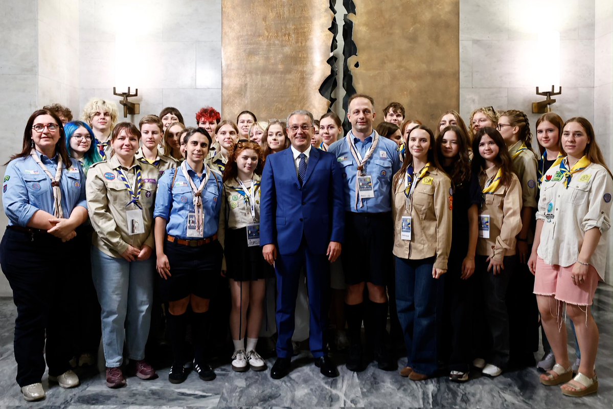 DellUtriMassimo's tweet photo. Oggi alla #Farnesina ho incontrato @AGESCI e 29 giovani capi scout ucraini, nell’ambito del progetto “Building Bridges for Peace”. Rafforzare i legami tra le nostre società civili significa investire nella resilienza dell’#Ucraina e costruire insieme il futuro 🇮🇹🇺🇦 https://t.co/PQ1qlq3AUh