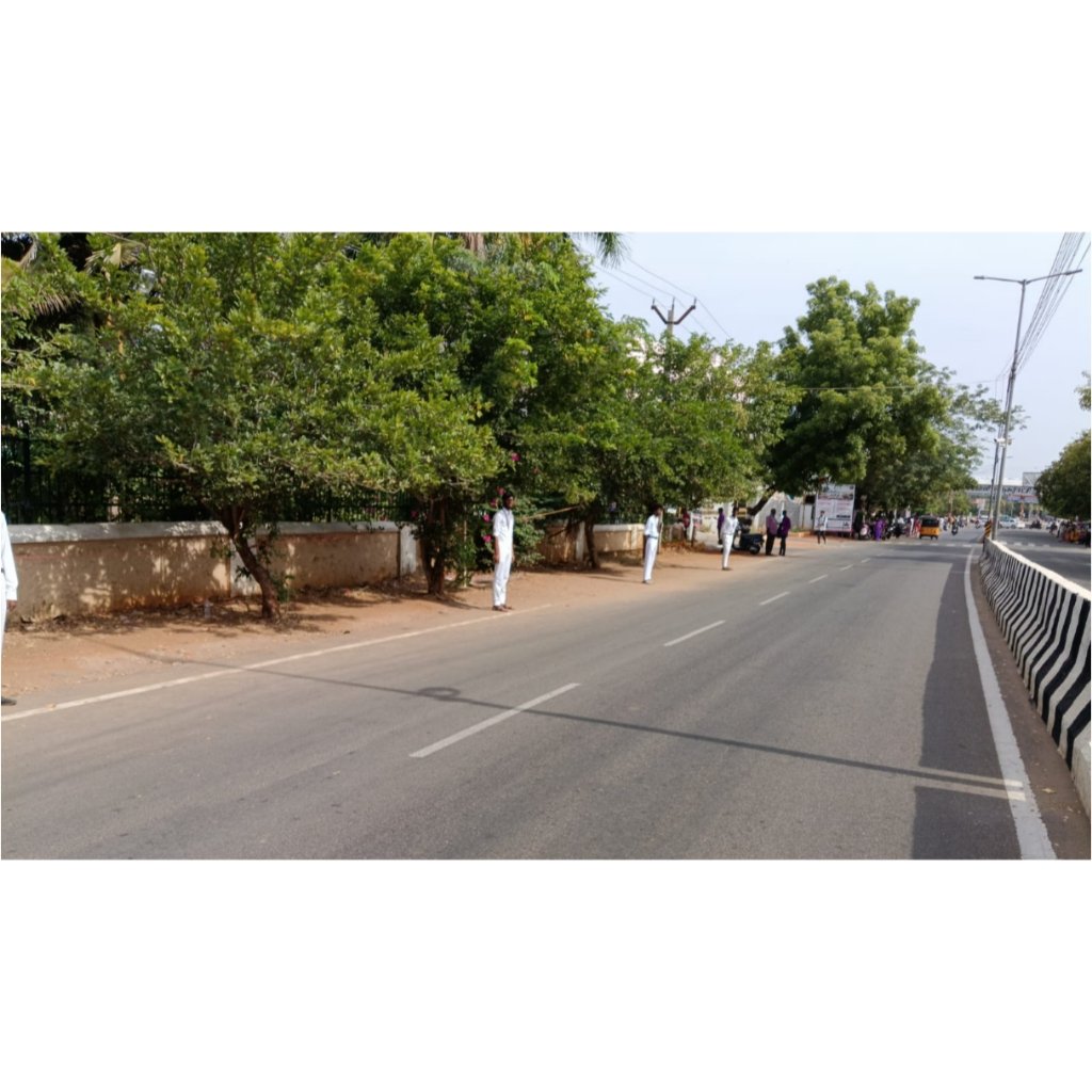 Jmc_Nss's tweet photo. In this campaign, our NSS Volunteers and NSS Leaders actively participated by standing outside of our college and guided the students and public to park their vehicles in the designated parking area.

The program was presided over by our NSS Programme Officers and was https://t.co/nbJITb7xkR