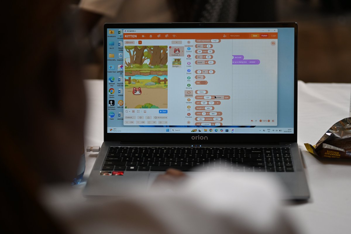 UNESCOWindhoek's tweet photo. UNESCO, NIED and Glowdom Technologies concluded a three day training for Grades 8–9 Computer Science teachers, strengthening skills in computational thinking, coding and AI. The training supports preparations for #NICE2026.
#UNESCO #CODEMAO #ICTinEducation #Namibia https://t.co/cyanJnvo05