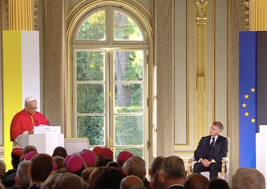NiwaLimbu1988's tweet photo. LATEST: Pope Leo XIV delivers a rebuke of French secularism at the Élysée with President Macron sitting there.

Pope Leo XIV said: “The Christian involved in public life, who acts in the light of his conscience enlightened by faith, cannot be considered a proselytizer or a threat to the unity of the homeland.”

Then, aimed squarely at the laïcité that Macron defends:
“A just secularism therefore does not consist in excluding religion from the public sphere or from education, but in committing to ensuring that the State and religious institutions dialogue with one another and join their forces in the service of the common good.”

More to come at @RealAdVaticanum