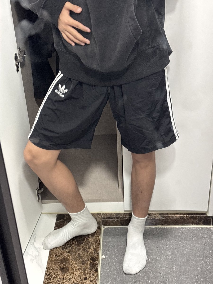 kimxinnnn's tweet photo. 🧦 https://t.co/XYa6QjNPhF
