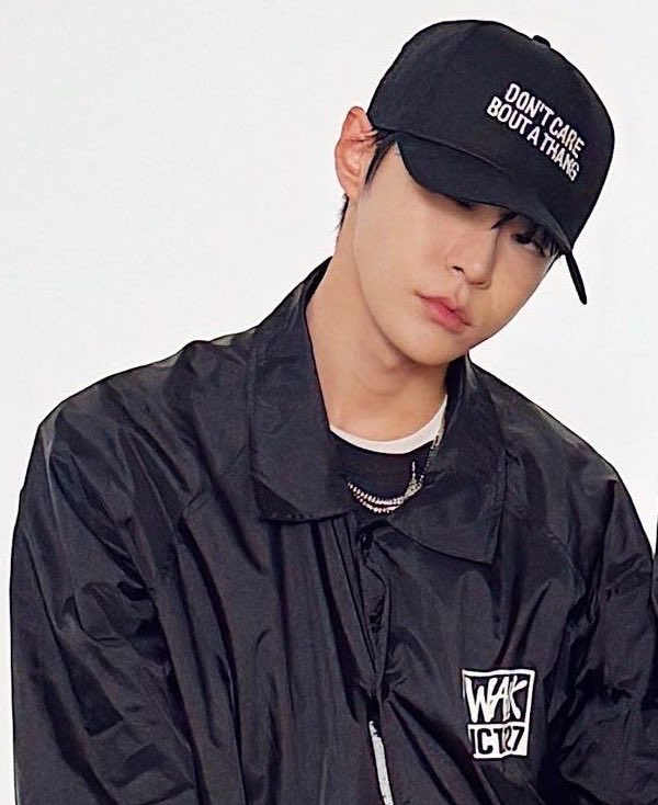 do3sami's tweet photo. 삐그덕 캡모자도영<<<  요거어떻게참냐고 물엇다.. https://t.co/BIpA8J2TME