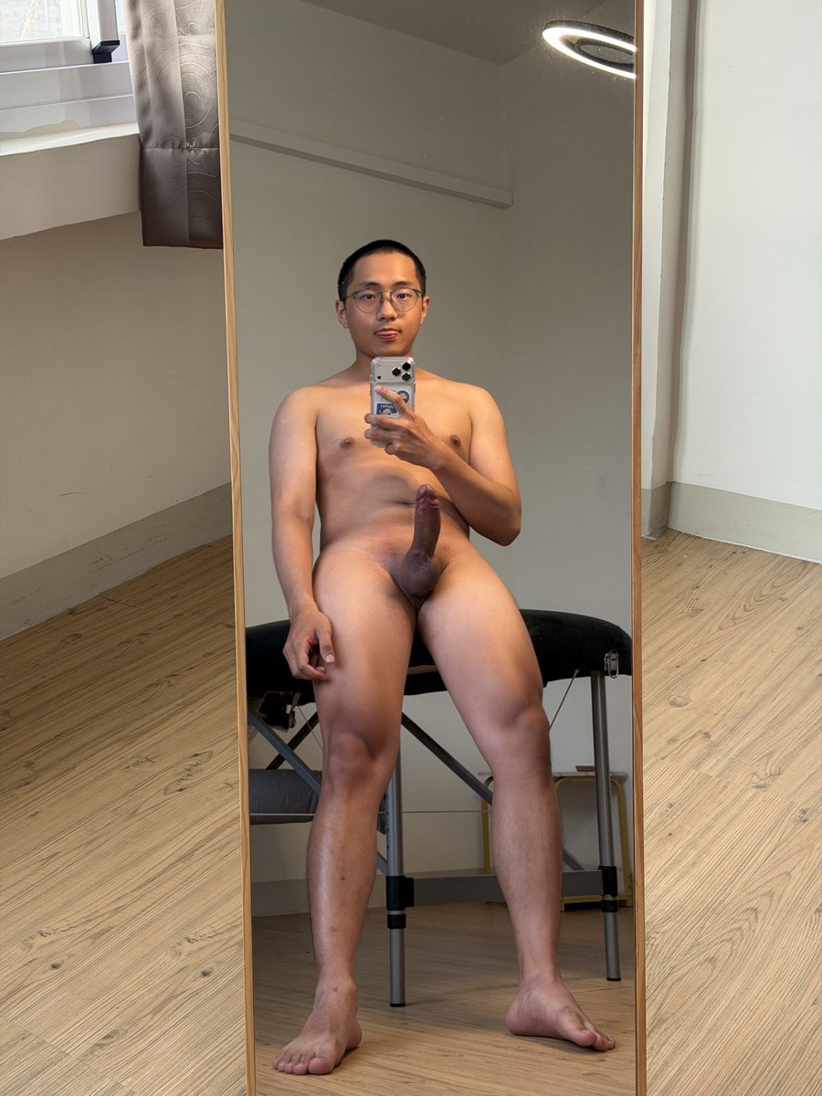 Husky921129's tweet photo. 當兵還是要來除毛，果然無毛比較舒服😛
工作室：@createwax
除毛師： @uuuuchien https://t.co/OnwU3ssqAS