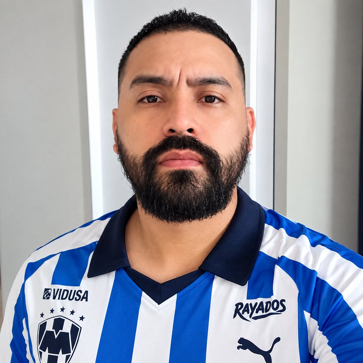 Elbabo_90's tweet photo. Algo triste y aburrido 😢🥱😭 https://t.co/vruJLKi7UK