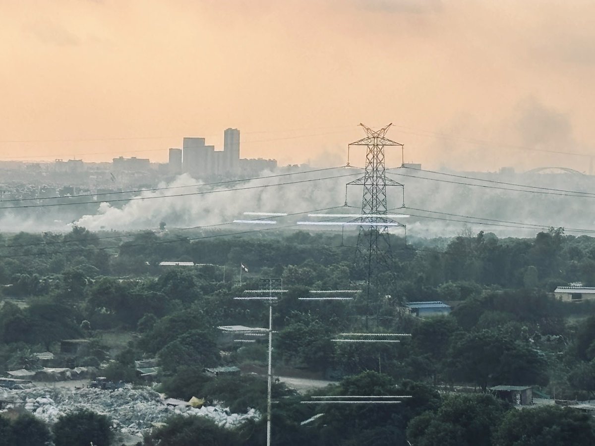 shivam854301's tweet photo. @dmgbnagar @myogiadityanath This is not just about stubble burning. Encroachment of the Yamuna floodplain, along with the burning of agricultural waste, can further damage the river ecosystem and worsen air quality across the NCR.Requesting the concerned authorities to inspect the area and take  action. https://t.co/6ahKTk8d1T