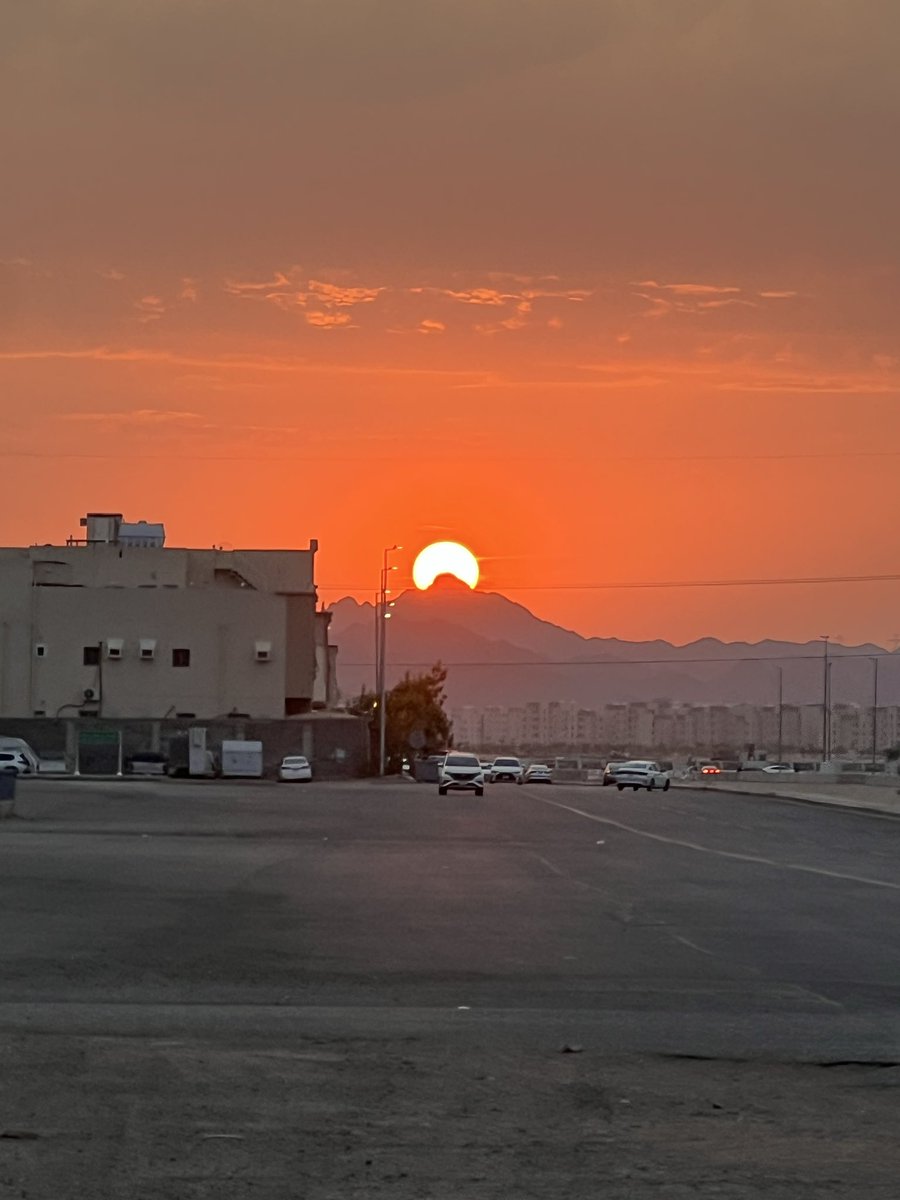 azcu__'s tweet photo. ياخي والله الصوره حلوه ماحد راضي يمدحها تفو عليهم https://t.co/s0licMT9yk