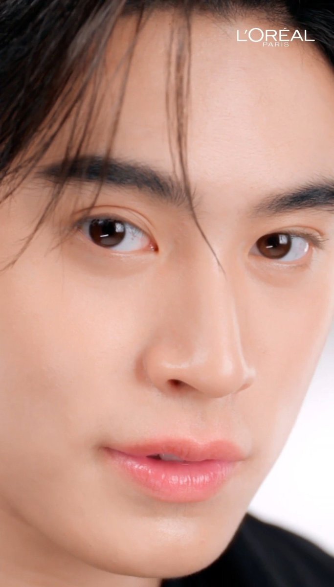 LunadelaVilla's tweet photo. @LOrealParisTH @nuttanichanchd @gemini_ti @AngelssBecky Muy guapo 😘 con ustedes chico de L'Oreal París 🩷 🦁 🥰
#Gemini_NT #เจมีไนน์
#LorealParisTHxGemini
#LOrealParisTH #LOrealMakeupTH #Makeup #LOreal3SecSettingMist #LOrealFreshWearCushion #คุชชั่นงานผิว https://t.co/9b2IjW7mw6