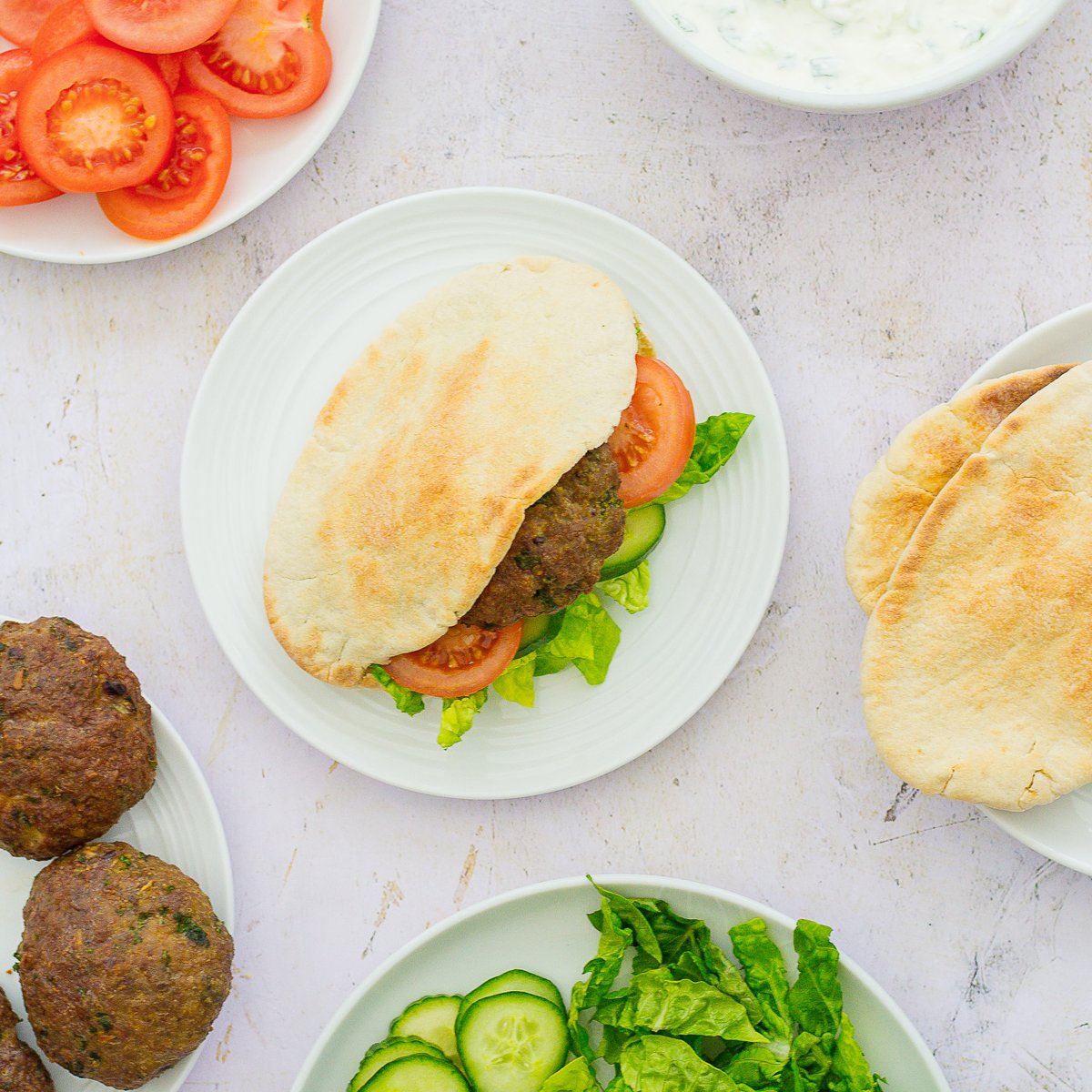 easypeasyfoodie's tweet photo. All the flavours of a lamb kofte - in burger form! These Easy Lamb Kofte Burgers are quick and simple to make, and far less fiddly than making traditional koftes. Perfect served in pittas with tzatziki and salad!
RECIPE >> https://t.co/89fpyBnGO5
#lamb #burger #easypeasyfoodie https://t.co/eKtosprVw0