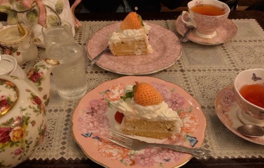V_V_152cm's tweet photo. お誕生日！ 実写失礼〜！友達から ちいかわ貰った〜！！から自慢させて😼

ケーキもいっぱい食べた！！最高の1日だった^ᴗ ̫ ᴗ^♩ https://t.co/bkE8EoB7g3