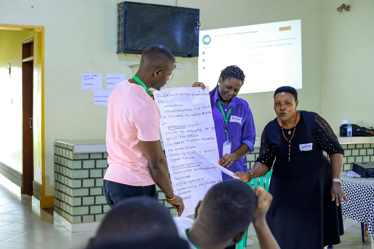 psychikiygeia's tweet photo. 1/ Final day of our 3-day training in Masaka.
Morning: facilitation skills, so participants can take this work to Village Health Teams in their communities.
Training doesn’t end here. It multiplies.
#CapacityBuilding #PYFU https://t.co/uj8lS8aNlj