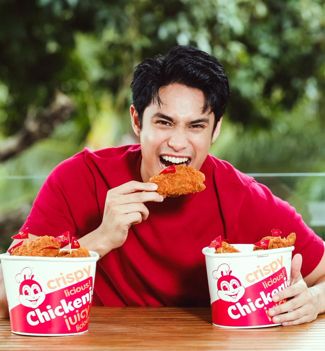 donbellehome's tweet photo. #DonBelle for Jollibee 🍗❤️ https://t.co/e1wTSPxHQz