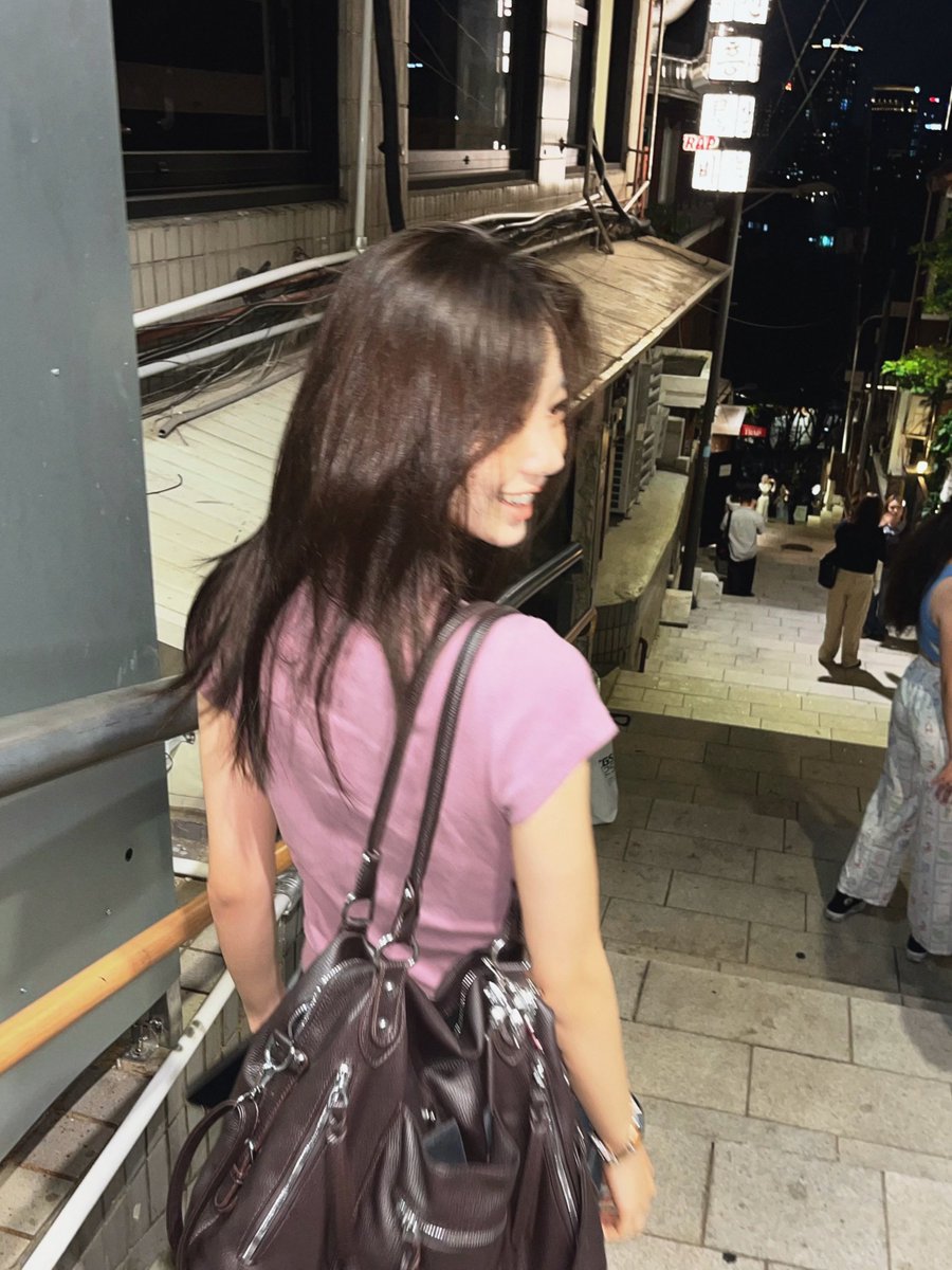 udtt_official's tweet photo. [#권예진]

🌕🍂

#UDTT #우당탕탕소녀단 
#KWONYEJIN https://t.co/16qZN5i0qJ