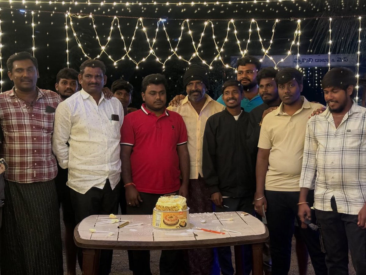WalterHosick's tweet photo. Smiles, cake, and unforgettable memories with crazy friends. https://t.co/buZdaisQMB