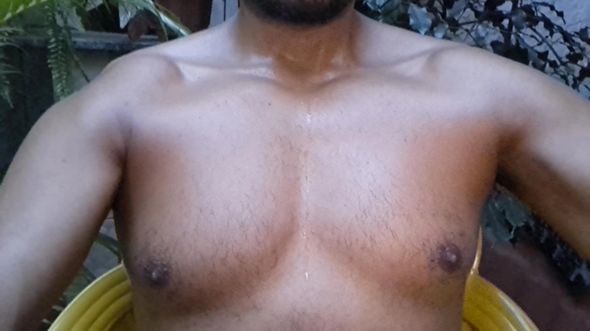 leosanttossss's tweet photo. É aqui que gostam de peito?  #pump #treino #PEITOSWARDSㅤ https://t.co/m9trd4aSf8