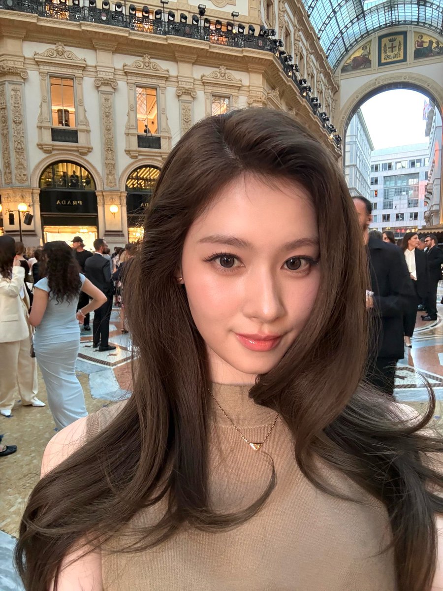 sanadorabel's tweet photo. sana selca always so precious to me https://t.co/twhuRjqv45
