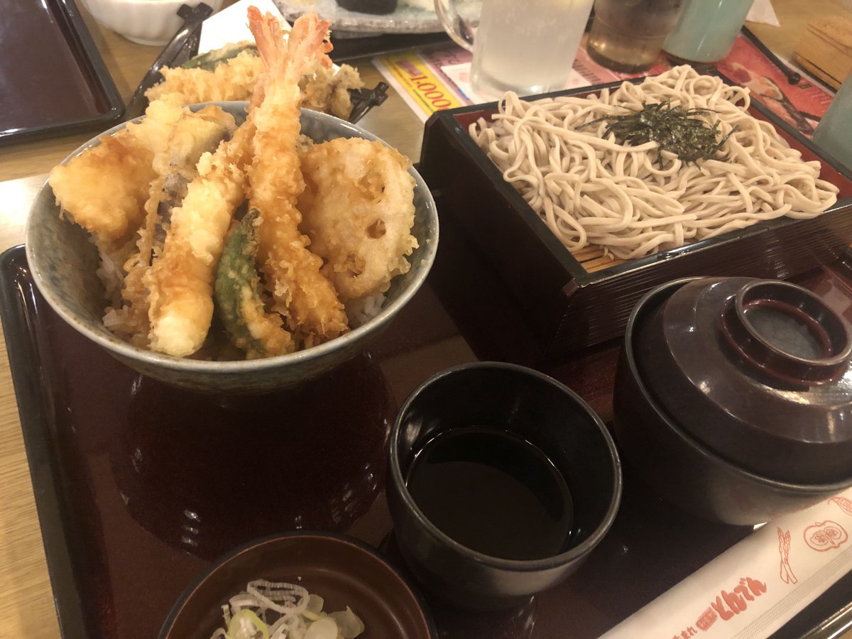 ye2626_'s tweet photo. 娘chan正規祝いということで
和食レストランとんでん https://t.co/lES7U5jUPm