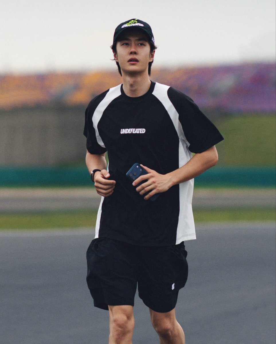 baixianq's tweet photo. นี่ก็ใช้ชีวิตยังไงไม่รู้ให้คนเขาชอบนักหนา https://t.co/pcOMxbhrcH