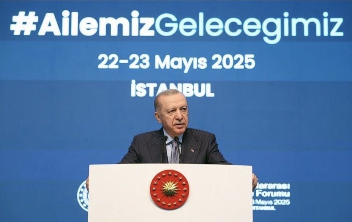 nihniiii's tweet photo. Sayın Cumhurbaşkanım, bir baba, #AyrılığaSONverMEB, bir dede olarak sizden; mazeret şartlarını taşıyıp kontenjan nedeniyle yerleşemeyen öğretmenlerimize İL EMRİ uygulanmasını talep ediyoruz 🏡. @RTErdogan @EmineErdogan @burhanduran @hasandogan @ackilic76 https://t.co/ZhMZX8W6bV