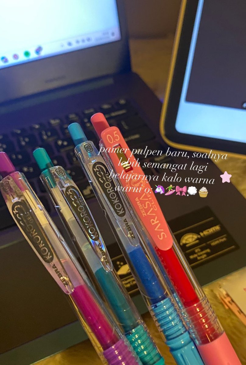 ke0onho's tweet photo. tapi bener kan kalo berwarna jadi lebih semangat >____💭🦄🧁🏄🏼‍♀️🎀 enakkk aja liatnya gitu, ga bosen https://t.co/jjOCQikNwi