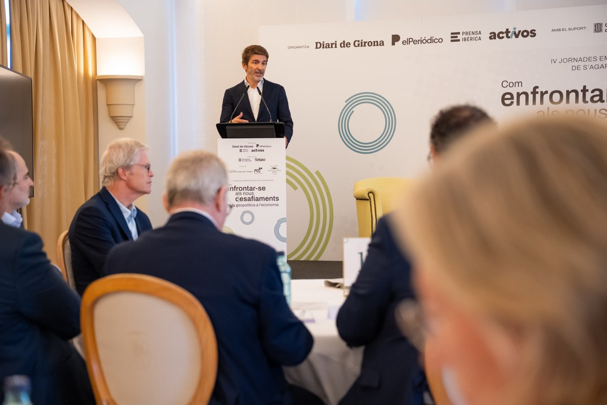 economiacat's tweet photo. Secretari General @Juli62Fernandez: 💬“El Govern ha aprovat el pressupost més expansiu dels últims anys, amb 9.000 M€ més que el 2023”

El secretari general d’Economia ha participat en les IV Jornades Empresarials de S’Agaró, on també ha destacat la importància que s’aprovi el nou model de finançament, que aportarà 4.700 M€ addicionals per finançar les polítiques públiques que Catalunya necessita.

📰 Tota la informació: https://t.co/9smvyglLcx