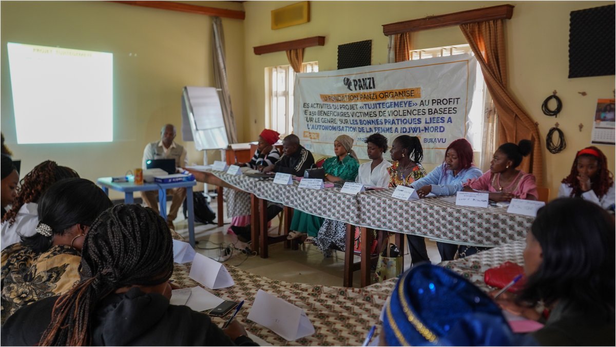 PanziFoundation's tweet photo. Les 17 et 18 septembre, la Fondation #Panzi a réuni 27 membres de structures bénéficiaires pour renforcer la gouvernance, les outils de gestion et les plans d’affaires de leurs activités génératrices de revenus. 

Un pas de plus vers l’autonomisation économique des femmes. #RDC https://t.co/GlE4IjOutG