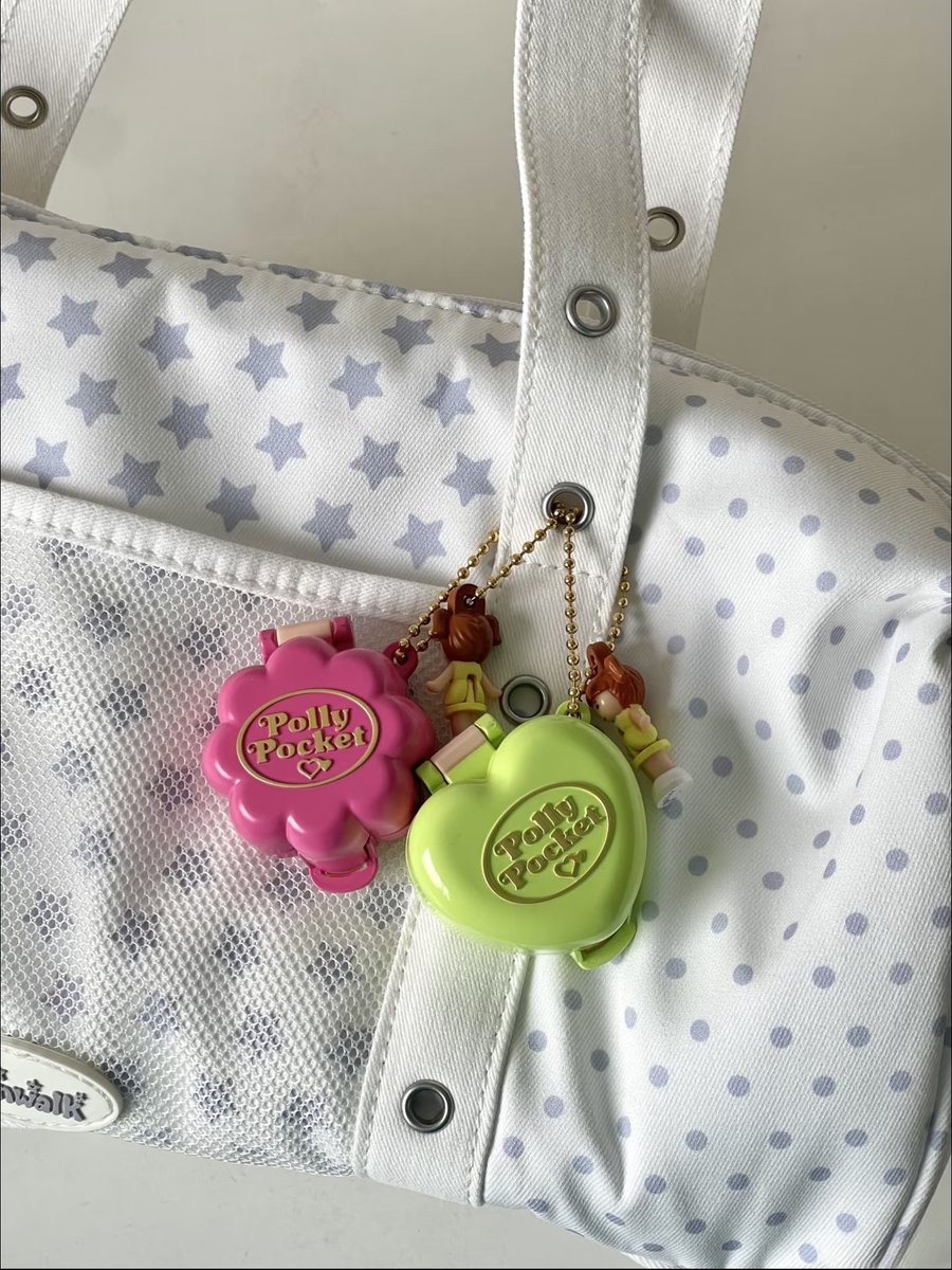 shallowspaces's tweet photo. GAK KUAT… LUCU BANGET KEYCHAIN POLLY POCKET INI 😭🤏 https://t.co/CidGnczqxO