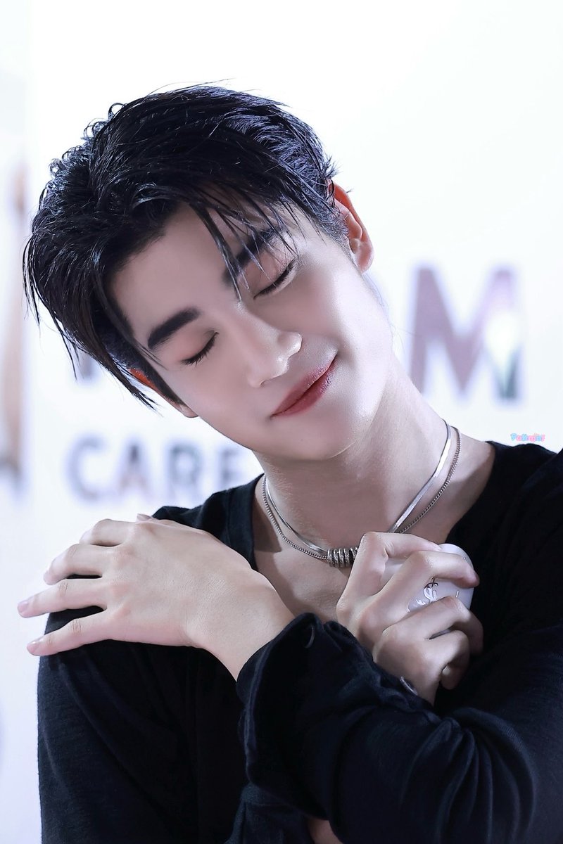 Little_Rabbit6's tweet photo. Softest moment, sweetest smile. 🤍🌡️

INNONGSA X YSL LIVE

#YSLCareCrushxInnOngsa
#ongsacelcius @Ongsacelcius1 https://t.co/lDrv2sWTJe
