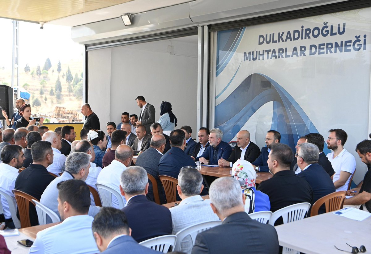 AkKahramanmaras's tweet photo. İl Başkanımız M.Burak Gül, Büyükşehir Belediye Başkanımız Fırat Görgel, Dulkadiroğlu İlçe Başkanımız Ali Çam ve Teşkilatımız;

Dulkadiroğlu Muhtarlar Derneği Başkanı, Güzelyurt Mahalle Muhtarımız Sn. Yakup Uğur’un ev sahipliğinde, Dulkadiroğlu İlçesi Mahalle Muhtarlarımızla bir araya geldiler.

Mahallelerimizin ihtiyaçları, vatandaşlarımızın talep ve beklentileri üzerine istişarede bulunulan buluşmada; #Dulkadiroğlu’muz için yürütülen ve planlanan çalışmalar değerlendirildi.

Şehrimizin her mahallesine daha güzel hizmetler ulaştırmak için ortak akıl, istişare ve güçlü iş birliğiyle çalışmaya devam ediyoruz.

Nazik ev sahiplikleri ve kıymetli katkıları için tüm muhtarlarımıza teşekkür ederiz.

#AKPARTİ
#TürkiyeYüzyılı
#Kahramanmaraş 🇹🇷