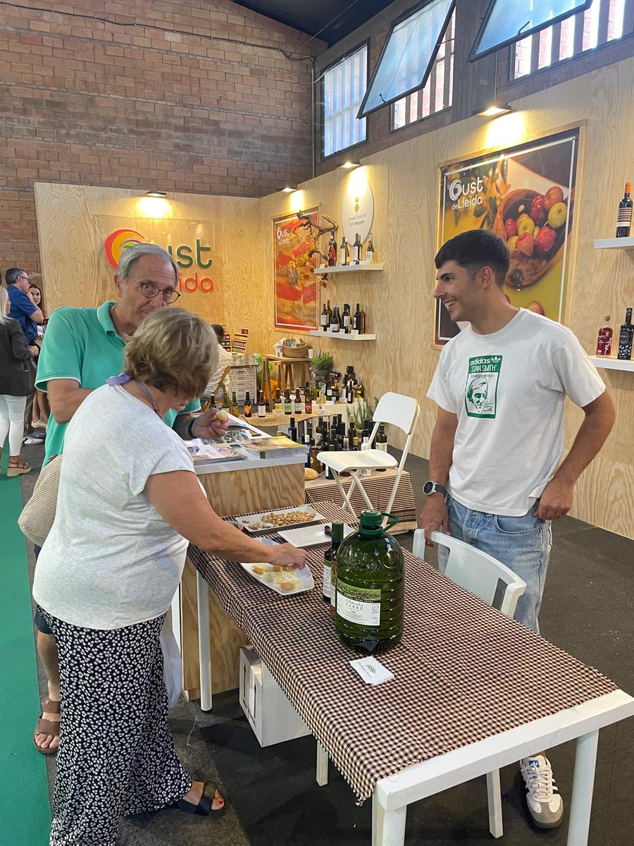 CCGarrigues's tweet photo. 🌾 Del 25 al 27 de setembre, el Consell Comarcal de les Garrigues serà a la Fira MOS de Lleida amb estand propi, productors de la comarca i showcookings del Restaurant Benet i el Sindicat de Tarrés. #lesGarrigues #CCGarrigues #FiraMOS https://t.co/0M0oxACIlK