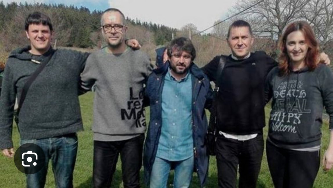 Buba26379's tweet photo. @jordievole @andrearopero Escoria https://t.co/Nh7xt9Njfc