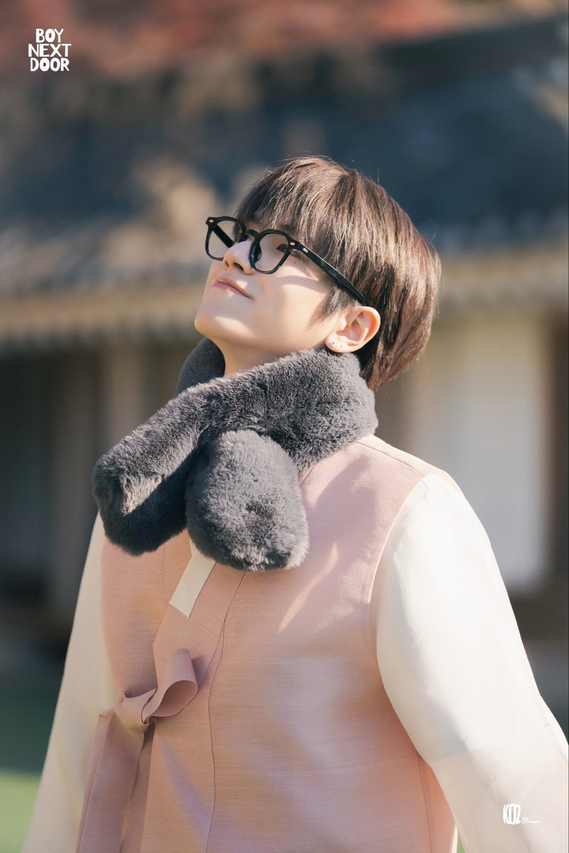 2riwoo03's tweet photo. 한복리우 너무 사랑스러움 ㅜㅜ https://t.co/hBeqqTsNVl