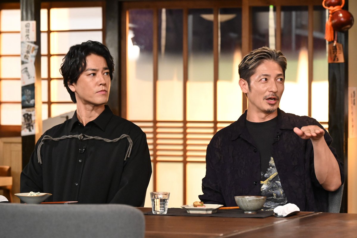 oricon's tweet photo. かまいたち濱家 × 間宮祥太朗 × 森本慎太郎
 『おまかせ話食 濱太郎』開店🎊
⠀
料理好きな3人が
お客様を料理＆トークでおもてなし🍚
⠀
ゲストは玉木宏＆桐谷健太
https://t.co/2EvmryuFQA
⠀
📺️日テレ『おまかせ話食 濱太郎」』
10/4(日)15～16時放送 https://t.co/GHXkFzdGRs