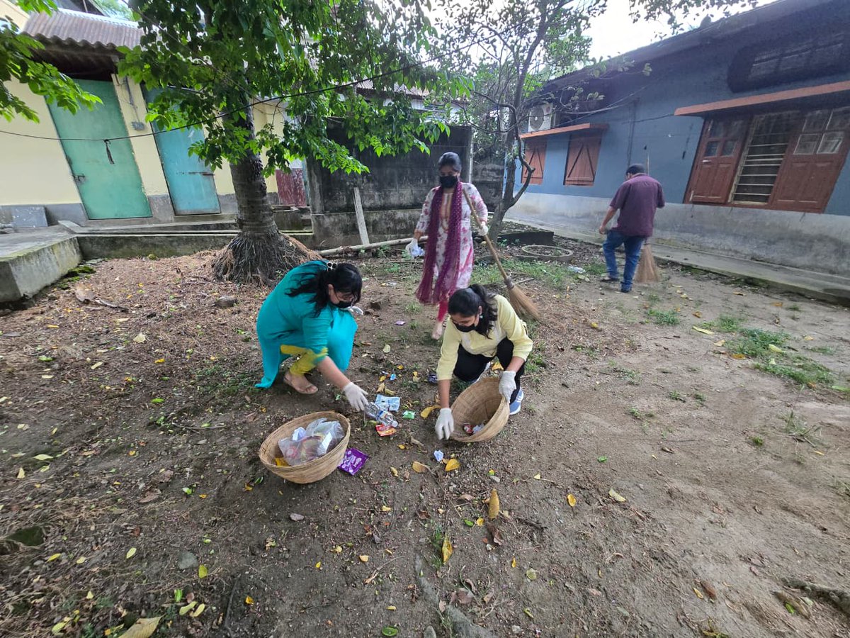 DoTezpur's tweet photo. @AssamFci 
मंडल कार्यालय के अधिकारियों एवं कर्मचारियों ने “स्वच्छता ही सेवा 2026” अभियान के अंतर्गत स्वच्छता अभियान में घर-घर जाकर  और नागरिकों की भागीदारी के जागरूकता कार्यक्रम उत्साहपूर्वक सहभागिता की। स्वच्छता में सहभागिता, स्वच्छ भारत, विकसित भारत की प्रतिबद्धता-ओर एक कदमI https://t.co/P9wK3Lqmkf