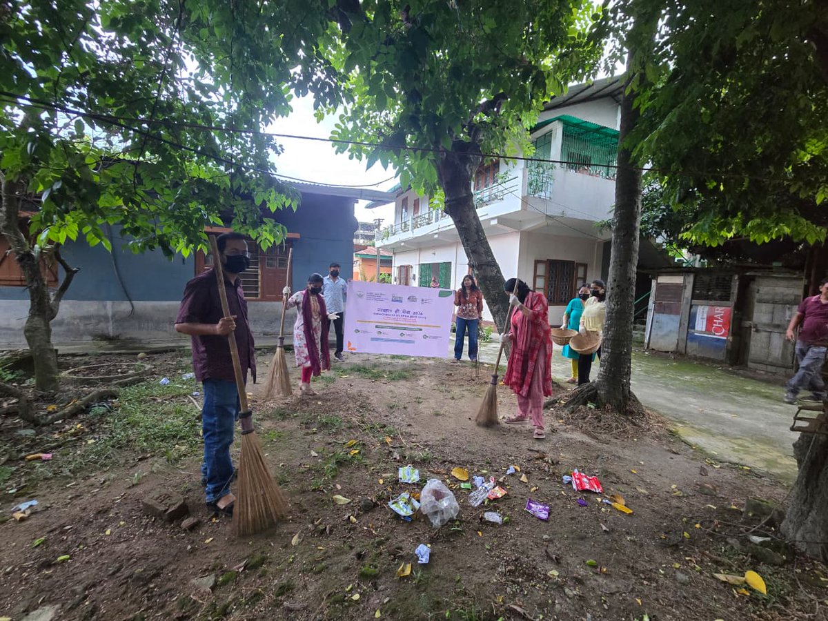 DoTezpur's tweet photo. @AssamFci 
मंडल कार्यालय के अधिकारियों एवं कर्मचारियों ने “स्वच्छता ही सेवा 2026” अभियान के अंतर्गत स्वच्छता अभियान में घर-घर जाकर  और नागरिकों की भागीदारी के जागरूकता कार्यक्रम उत्साहपूर्वक सहभागिता की। स्वच्छता में सहभागिता, स्वच्छ भारत, विकसित भारत की प्रतिबद्धता-ओर एक कदमI https://t.co/P9wK3Lqmkf