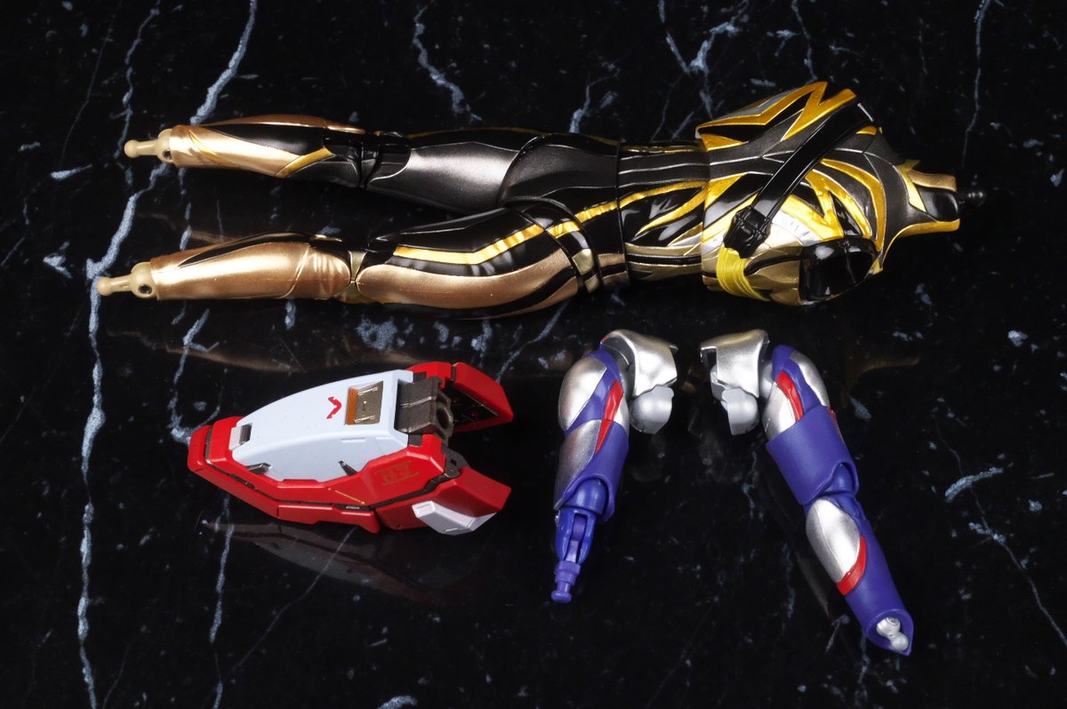 hacchaka999's tweet photo. イナズマプラズマの対応品届いてたけど、過去の特級呪物と比べてもボリューム段違いすぎる https://t.co/FaNS9qDu81