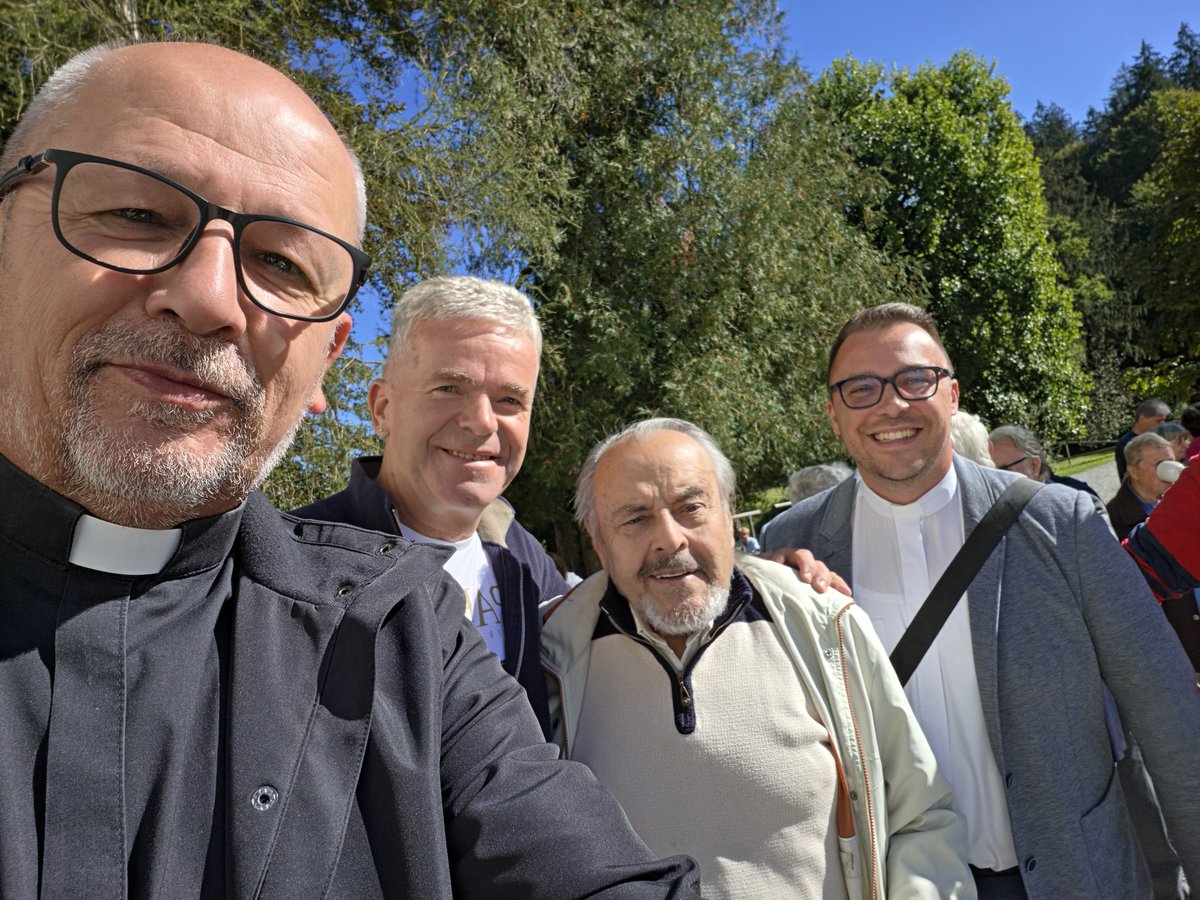 JozePlut's tweet photo. Dan ❤️.
Imenitna družba! Hvala za povabilo! https://t.co/QRry31ODWf