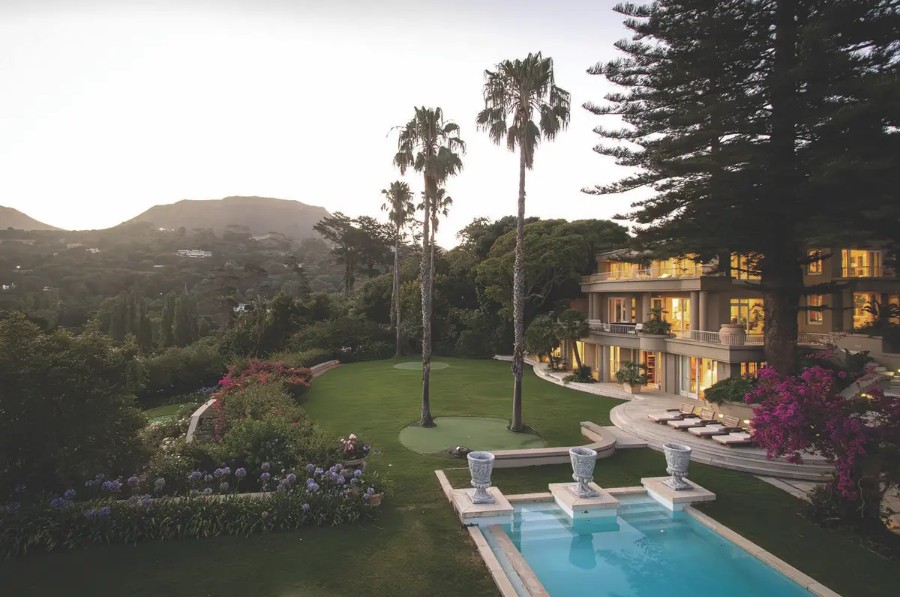 JawitzProp's tweet photo. We’re proud to have one of our exceptional luxury listings in @FinancialMail 𝗛𝗢𝗧 𝗣𝗥𝗢𝗣𝗘𝗥𝗧𝗬 feature📍 Set in Constantia, this R56 million Stefan Antoni-designed residence offers luxury living on a grand scale

🔗https://t.co/cg5VoRJxqj

Registered with the PPRA.
#Jawitz https://t.co/lVrEHeuqHx