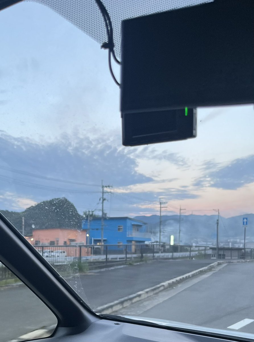 Castl_town2021's tweet photo. 2026/09/25 
1750
 #高取町
 #無法地帯
 #野焼き  #臭い  #食事できない #目痛い  #鼻痛い 
 #洗濯物煙臭い

  #何がどこがやむを得ないのか説明するべき
 #燃やすなら申請書提出
 #延焼したら全部責任とる誓約書提出

それぐらいしてもらってもバチ当たらんわ https://t.co/HxUwE4HN6M