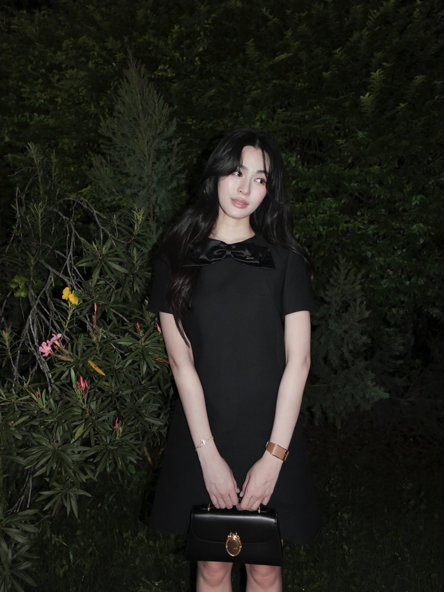 lingling_fans's tweet photo. [ IG linglingkwong Update : 260925 ]

🐌

@Dior #DiorAW26
#Linglingkwong‌ #หลิงหลิงคอง‌ 
@linglingsirilak https://t.co/coj3rF5MEr