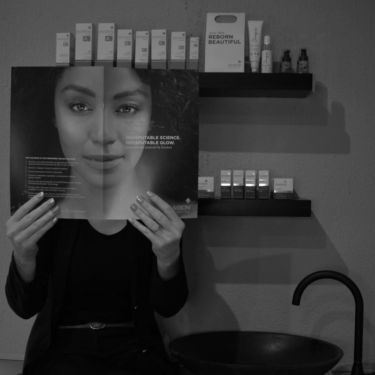 EvetteRuda's tweet photo. Indisputable science. Indisputable glow. Environ combines years of research, innovative technology and a deep love for skin to create skincare designed to work with your needs. Let your skin be the evidence. https://t.co/lQM42k6oRv