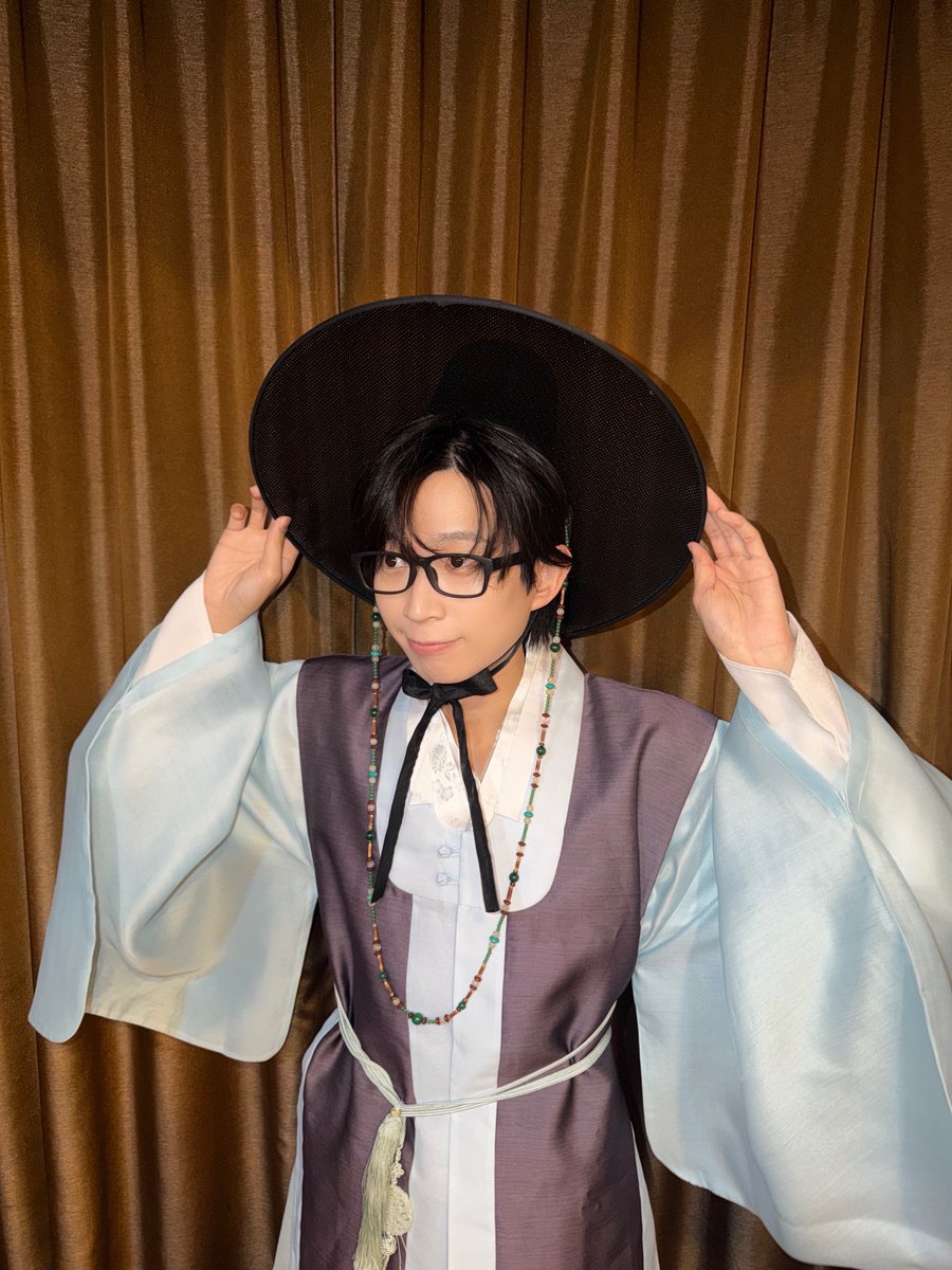 naruki_paragon's tweet photo. 似合ってるかな？🇰🇷💜 https://t.co/k9Gk4JKCaj