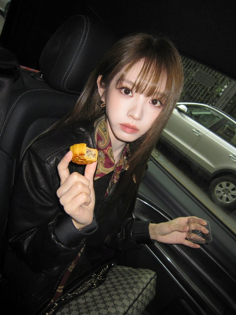 luvutianxiwei's tweet photo. Straight from Milan, #Gucci Brand Ambassador #TianXiwei wishes everyone a happy Mid-Autumn Festival while attending #GucciTheStoreShow. https://t.co/EgHDlN1sIF